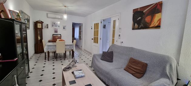 Foto 2 de Casa en venda a calle De la Sierra de 5 habitacions amb terrassa i aire acondicionat