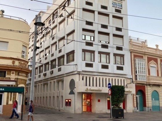 Foto 1 de Pis en venda a Centro Ciudad de 5 habitacions amb ascensor