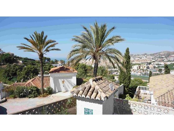 Foto 2 de Xalet en venda a calle Las Raíces de 5 habitacions amb terrassa i piscina