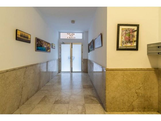 Foto 2 de Pis en venda a plaza Del Teatro de 3 habitacions amb balcó