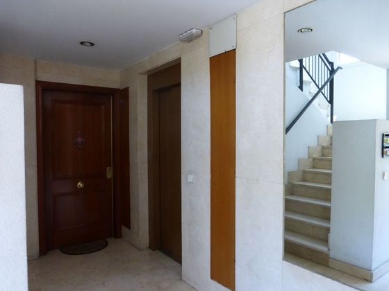 Foto 2 de Alquiler de piso en calle De Luis Mitjans de 2 habitaciones con piscina y garaje