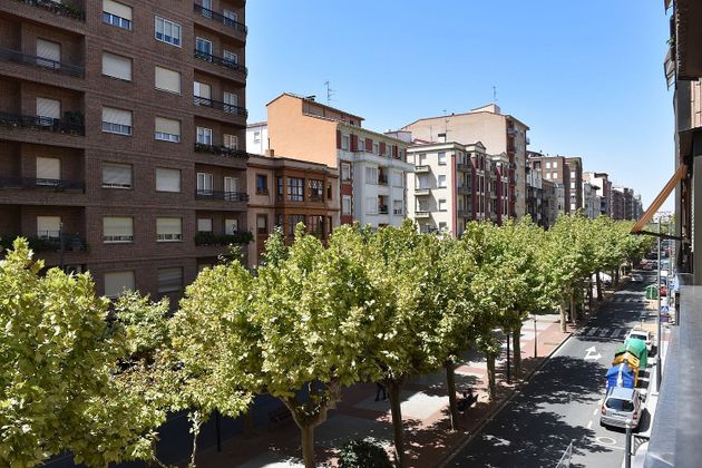 Foto 1 de Pis en venda a Universidad - Los Lirios de 4 habitacions amb terrassa i garatge
