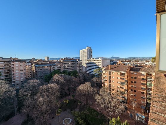 Foto 1 de Venta de piso en Centro - Logroño de 2 habitaciones con terraza y balcón
