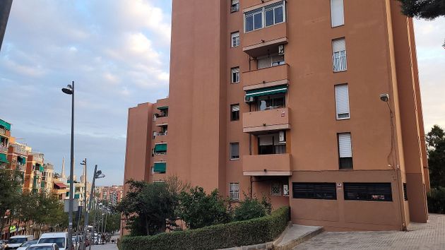 Foto 1 de Pis en venda a Artigas - Llefià de 3 habitacions amb terrassa i balcó