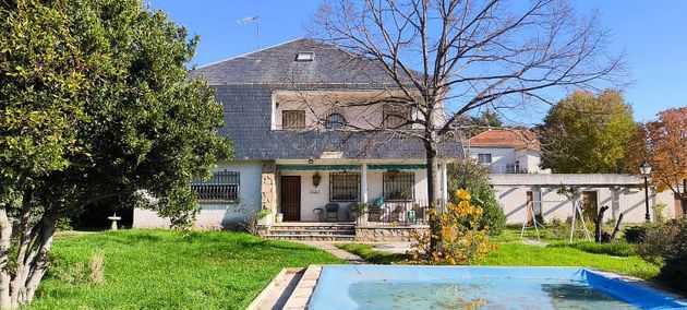 Foto 2 de Xalet en venda a El Guijo - Colonia España de 7 habitacions amb terrassa i piscina