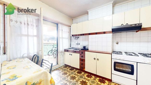 Foto 2 de Venta de piso en Arteagabeitia - Retuerto - Kareaga de 3 habitaciones con terraza y jardín