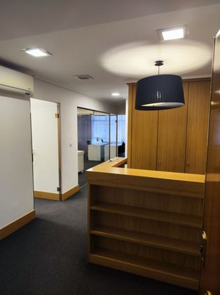 Foto 2 de Alquiler de oficina en Las Arenas Centro con aire acondicionado