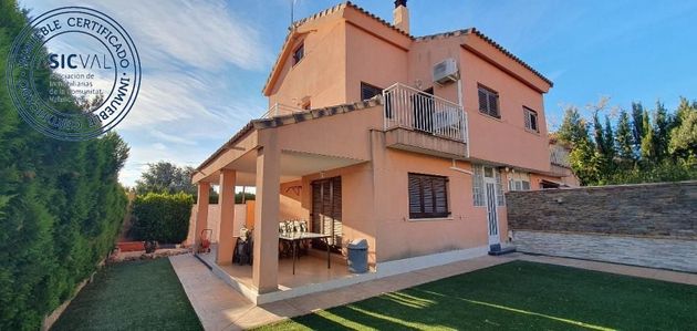 Foto 1 de Casa adosada en venta en Rascanya de 3 habitaciones con terraza y piscina
