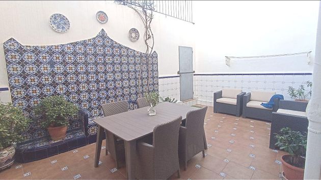 Foto 1 de Casa en venda a Benimàmet de 6 habitacions amb terrassa i balcó