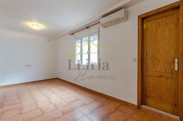 Foto 2 de Piso en venta en Villar del Arzobispo de 2 habitaciones con aire acondicionado