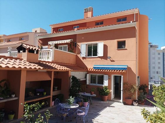 Foto 2 de Casa adossada en venda a Racó de 4 habitacions amb terrassa i piscina