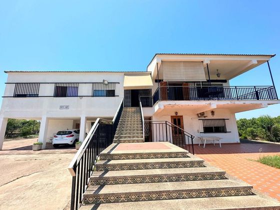 Foto 1 de Chalet en venta en Corbera de 5 habitaciones con terraza y piscina