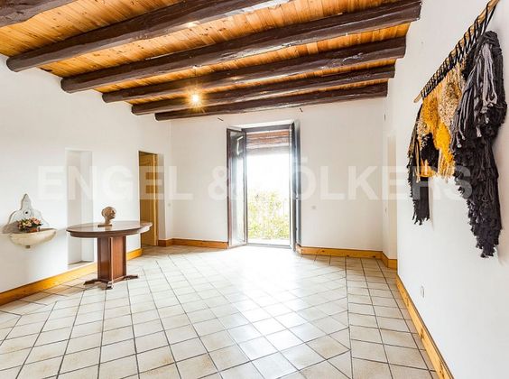 Foto 2 de Casa rural en venda a Mas Mora - Sant Daniel de 7 habitacions amb jardí i balcó