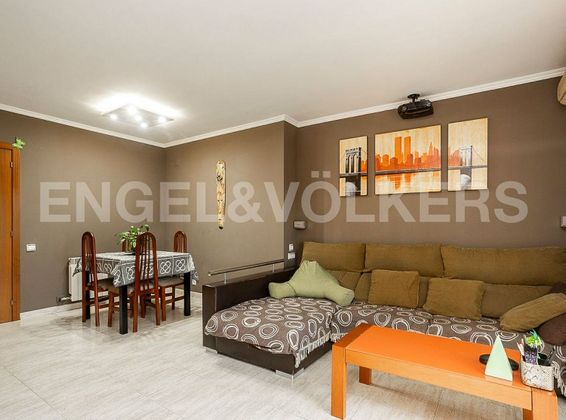 Foto 2 de Piso en venta en Martorell de 3 habitaciones con terraza y garaje