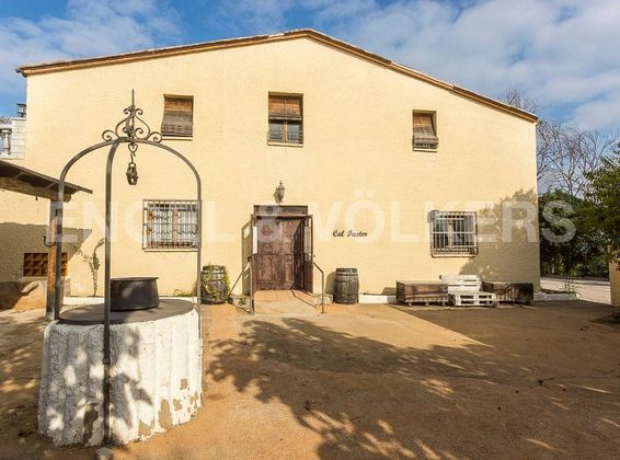 Foto 1 de Venta de casa rural en Sant Esteve Sesrovires de 9 habitaciones con terraza