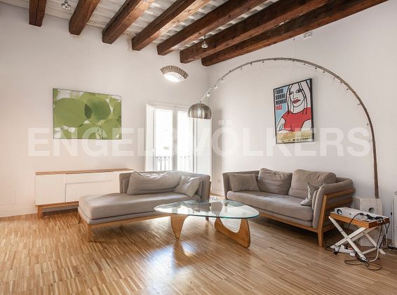 Foto 1 de Piso en venta en El Gòtic de 3 habitaciones con terraza y balcón
