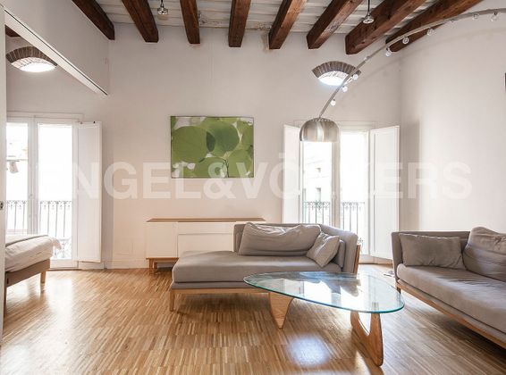 Foto 2 de Piso en venta en El Gòtic de 3 habitaciones con terraza y balcón