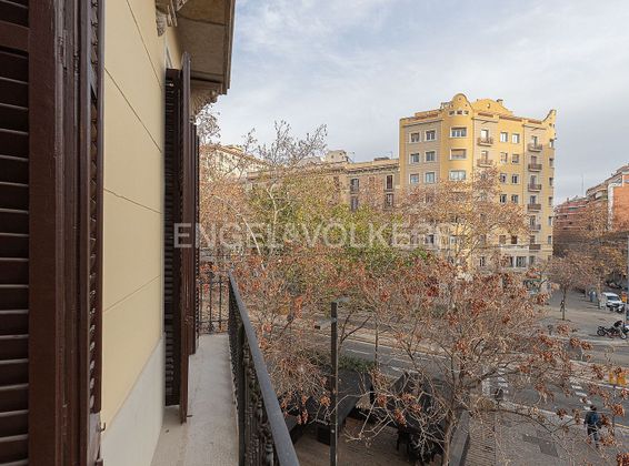 Foto 2 de Pis en venda a La Dreta de l'Eixample de 2 habitacions amb terrassa i balcó