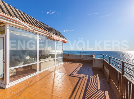 Foto 1 de Ático en venta en Vilassar de Mar de 4 habitaciones con terraza y piscina
