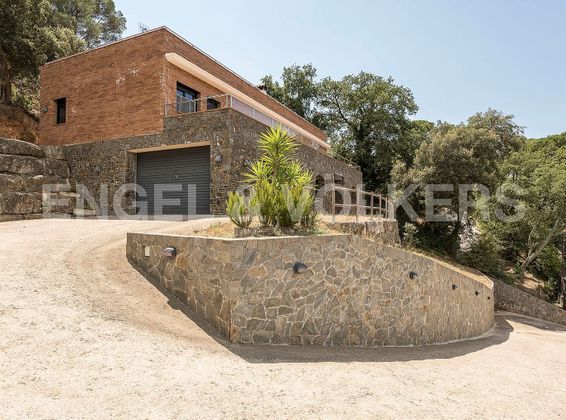 Foto 1 de Xalet en venda a Sant Celoni de 5 habitacions amb terrassa i garatge