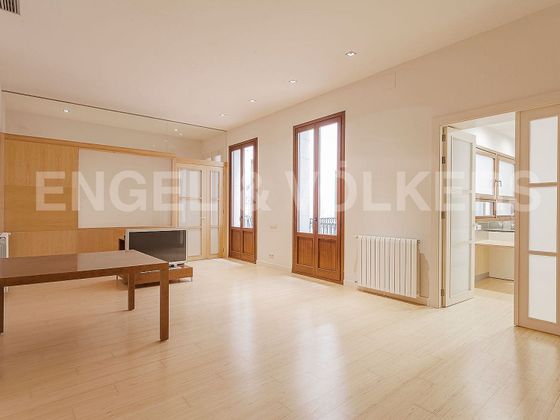 Foto 1 de Pis en venda a El Raval de 3 habitacions amb terrassa i balcó