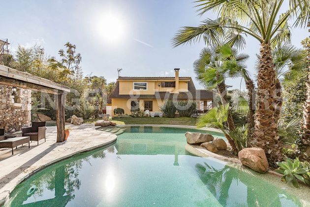 Foto 1 de Chalet en venta en Canet de Mar de 5 habitaciones con terraza y piscina