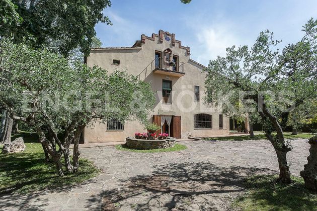Foto 1 de Casa rural en venta en Franqueses del Vallès, les de 6 habitaciones con terraza y piscina