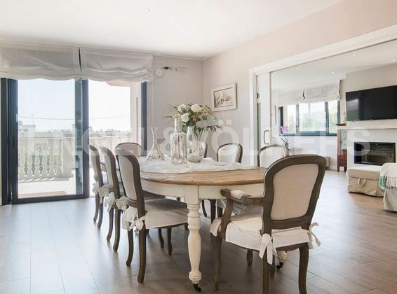 Foto 1 de Xalet en venda a Montmar de 7 habitacions amb terrassa i piscina