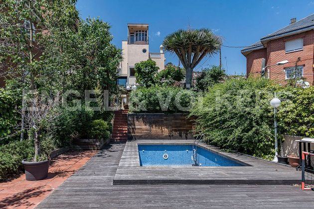 Foto 1 de Chalet en venta en Vallcarca i els Penitents de 5 habitaciones con terraza y piscina