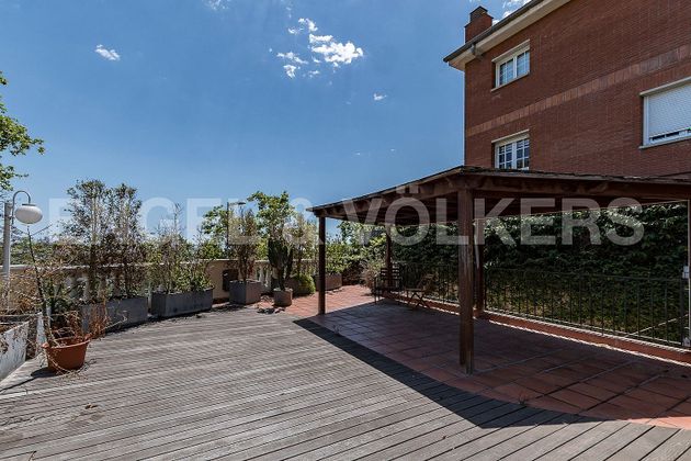 Foto 2 de Chalet en venta en Vallcarca i els Penitents de 5 habitaciones con terraza y piscina