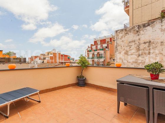 Foto 2 de Casa en venta en Sant Andreu de Palomar de 3 habitaciones con terraza y garaje