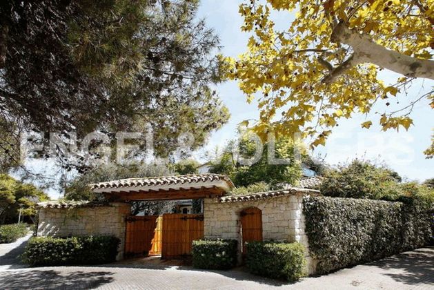 Foto 2 de Chalet en venta en Can Girona - Terramar - Can Pei - Vinyet de 11 habitaciones con terraza y piscina