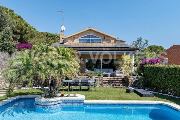 Foto 1 de Xalet en venda a Arenys de Mar de 5 habitacions amb terrassa i piscina