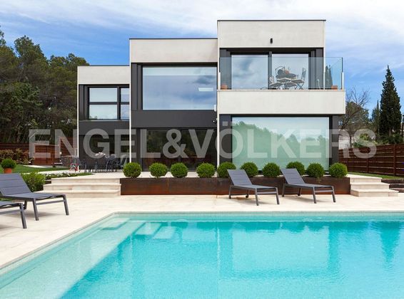 Foto 1 de Chalet en venta en Bellaterra de 3 habitaciones con terraza y piscina