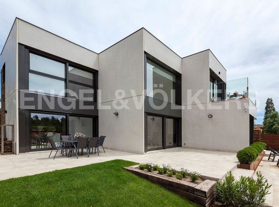 Foto 2 de Chalet en venta en Bellaterra de 3 habitaciones con terraza y piscina
