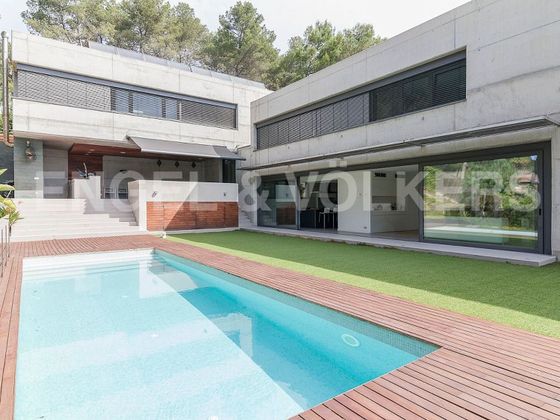Foto 1 de Xalet en venda a Bellaterra de 8 habitacions amb piscina i garatge