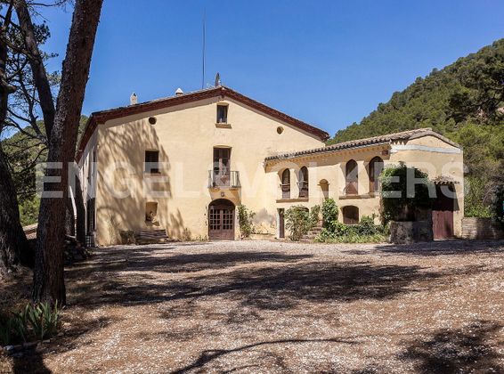 Foto 1 de Venta de casa rural en Santa Maria de Miralles de 8 habitaciones con jardín y calefacción