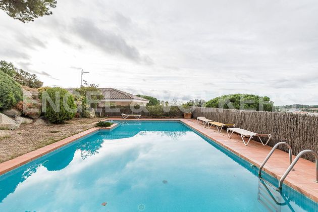 Foto 1 de Xalet en venda a Arenys de Munt de 4 habitacions amb piscina i garatge