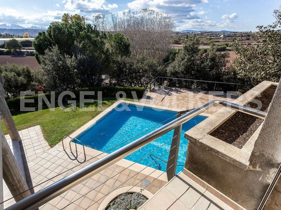 Foto 1 de Venta de chalet en Sant Fruitós de Bages de 6 habitaciones con terraza y piscina