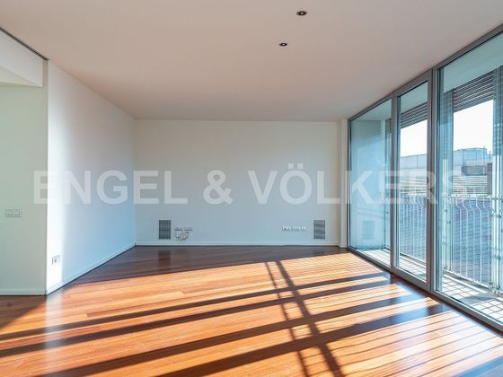 Foto 1 de Piso en venta en Centre - Sabadell de 4 habitaciones con balcón y aire acondicionado