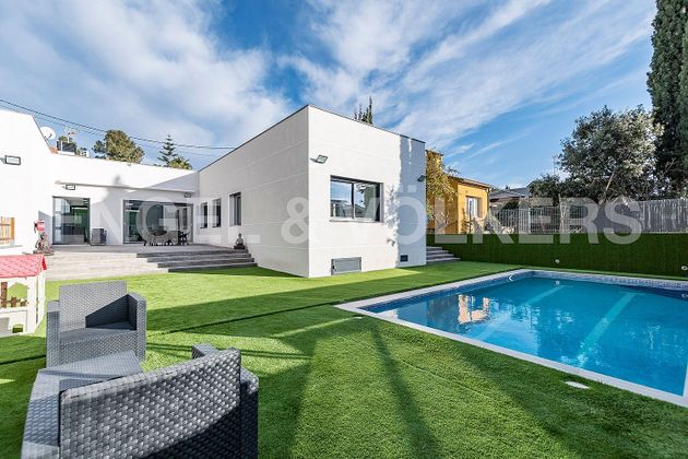 Foto 1 de Xalet en venda a Pallejà de 4 habitacions amb terrassa i piscina