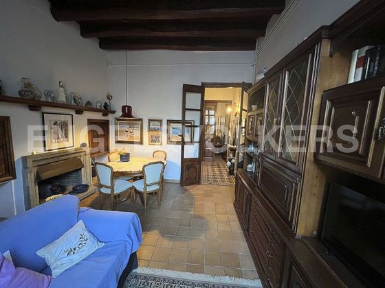 Foto 1 de Casa adossada en venda a Centre - Mataró de 4 habitacions amb terrassa i balcó