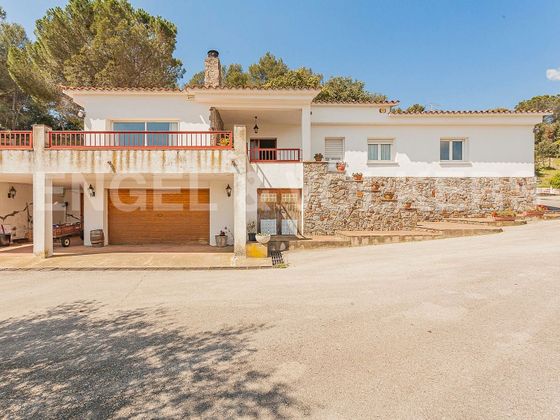 Foto 2 de Chalet en venta en Centre - Castellar del Vallès de 4 habitaciones con terraza y piscina