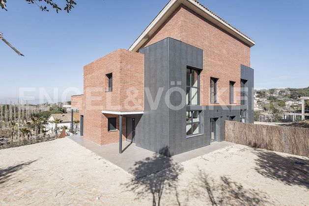 Foto 1 de Casa en venta en Vallromanes de 4 habitaciones con terraza y jardín