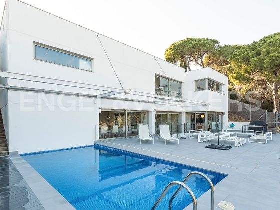 Foto 1 de Venta de chalet en Premià de Dalt de 7 habitaciones con terraza y piscina