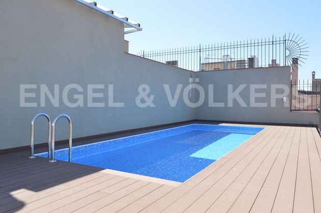 Foto 1 de Pis en venda a La Dreta de l'Eixample de 2 habitacions amb piscina i balcó