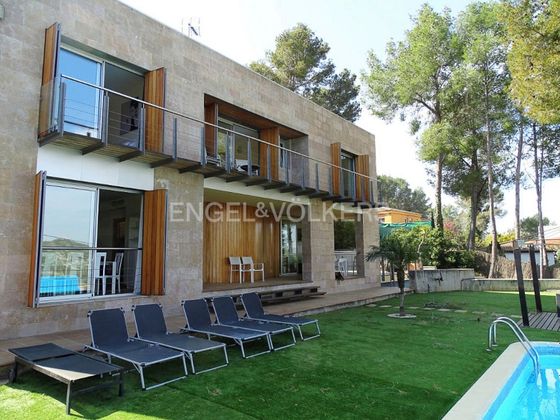 Foto 1 de Venta de chalet en Mas Mestre de 4 habitaciones con terraza y piscina