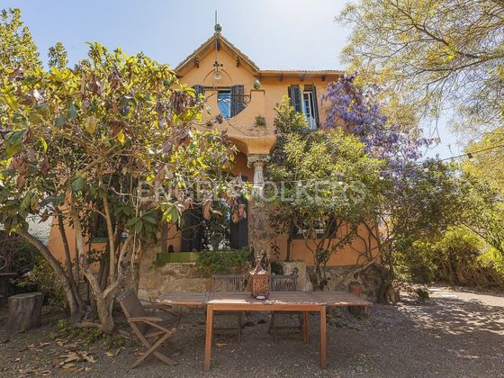 Foto 1 de Chalet en venta en Vallvidrera - El Tibidabo i les Planes de 5 habitaciones con terraza y piscina