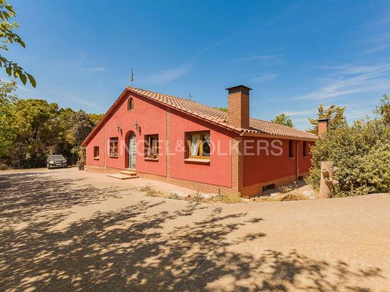 Foto 1 de Casa rural en venda a Sentmenat de 5 habitacions amb piscina i garatge