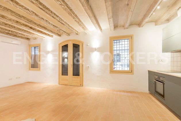 Foto 1 de Venta de piso en La Barceloneta de 2 habitaciones y 137 m²